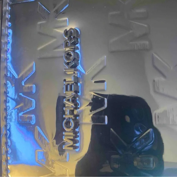 Michael Michael Kors jet Set Silver Tote Bag - Picture 3 of 10